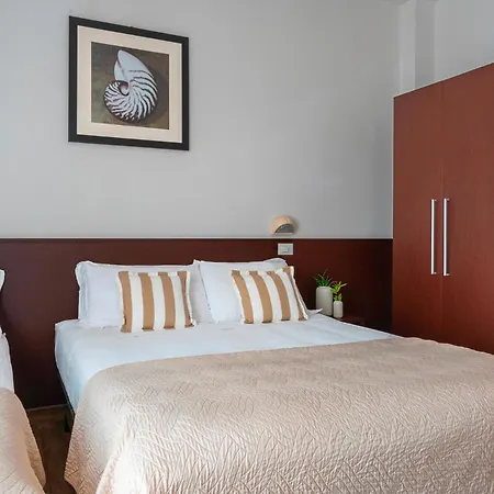 Hotel Carmen 2*